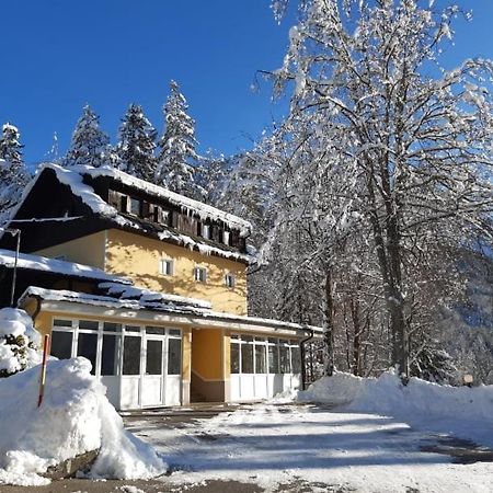 Rooms Barovc By The Lake Jasna Краньска Гора Экстерьер фото The station building in 2013
