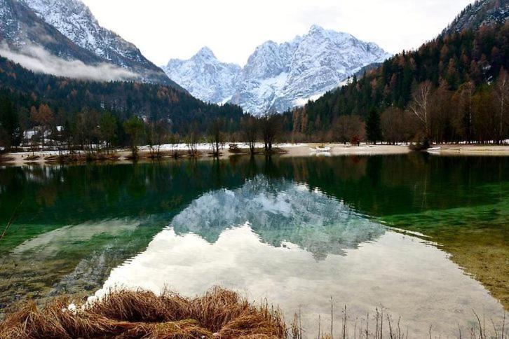 Rooms Barovc By The Lake Jasna Краньска Гора Экстерьер фото The lake in winter