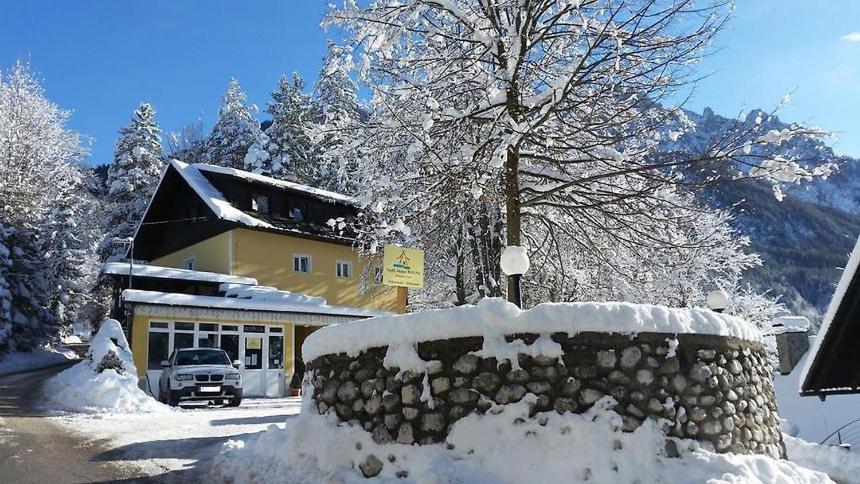 Rooms Barovc By The Lake Jasna Краньска Гора Экстерьер фото The town hall in Saint-Gervais