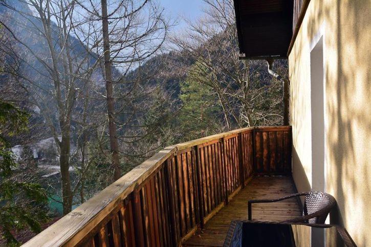 Rooms Barovc By The Lake Jasna Краньска Гора Экстерьер фото A balcony
