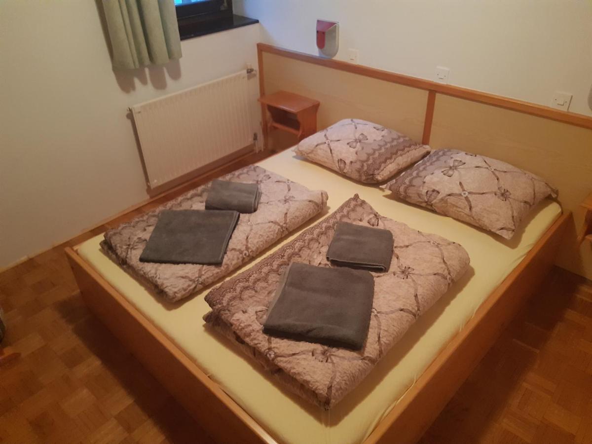 Rooms Barovc By The Lake Jasna Краньска Гора Экстерьер фото A futon bed