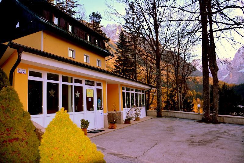 Rooms Barovc By The Lake Jasna Краньска Гора Экстерьер фото The town hall